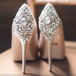 Badgley Mischka Latte Satin Kiara Embellished Peep-toe Pumps Heels Champagne